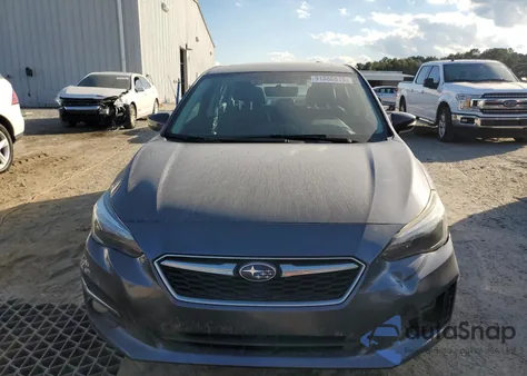 2017 Subaru Impreza Limited z USA, uszkodzony, nr VIN 4S3GKAU65H3607101